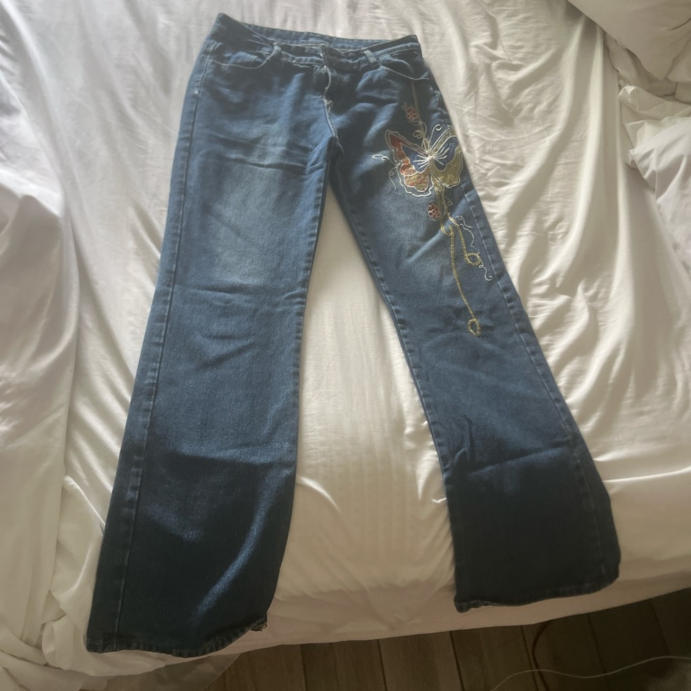 Y2K low rise Large Jeans (Runs a bit small) with Embroidery of a butterfly